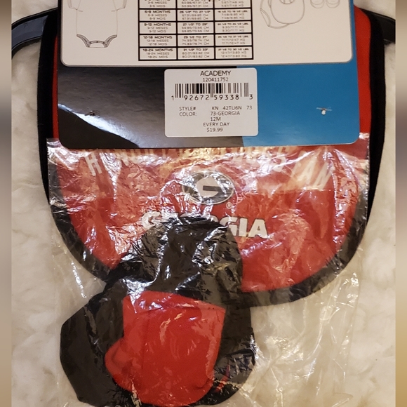 Infant Hungry GA Bulldogs Bib and Bootie set - Picture 2 of 6
